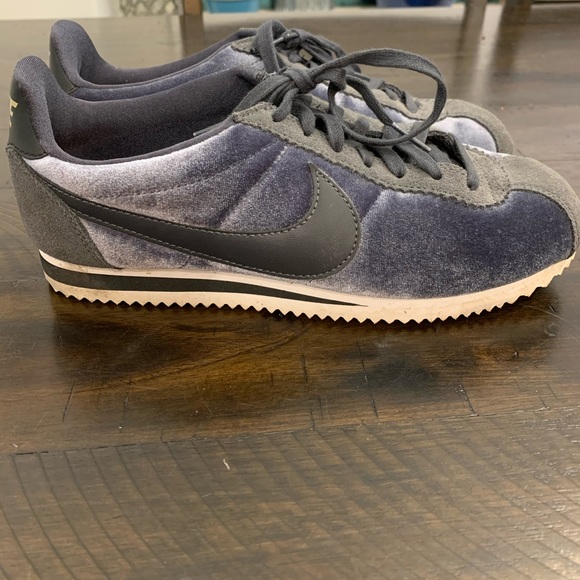 nike cortez poshmark